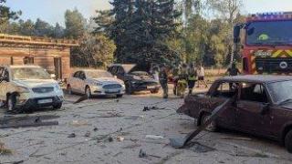 Двама убити и 12 ранени при руски удари по ваканционен лагер в Запорожка област